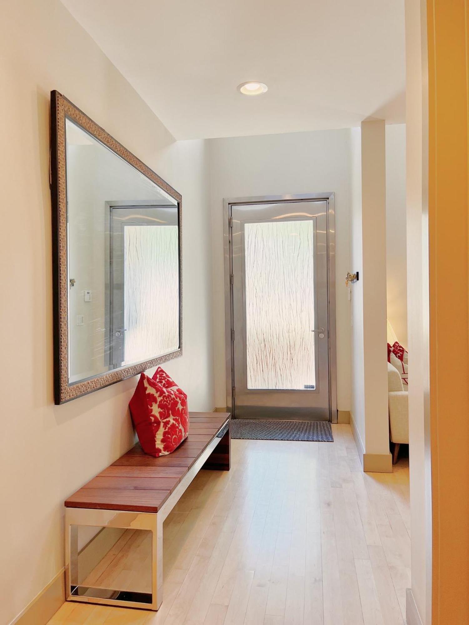 Holiday home Luxe 4 Bed 5 Bath With Parking Walk To Capitol, Convention Center, Museums And Shops