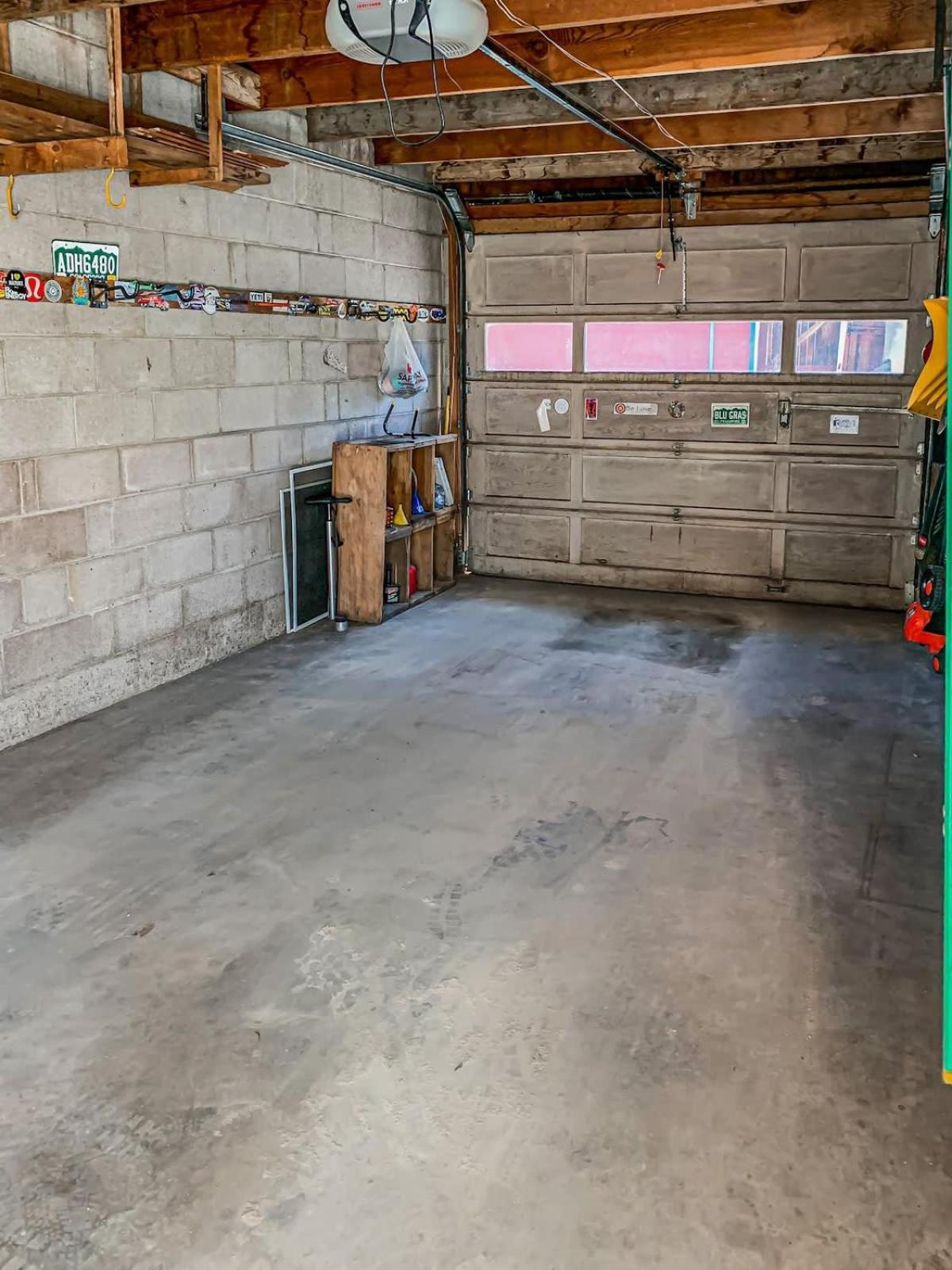 Charming Two Bedroom Family In Coveted Neighborhood *