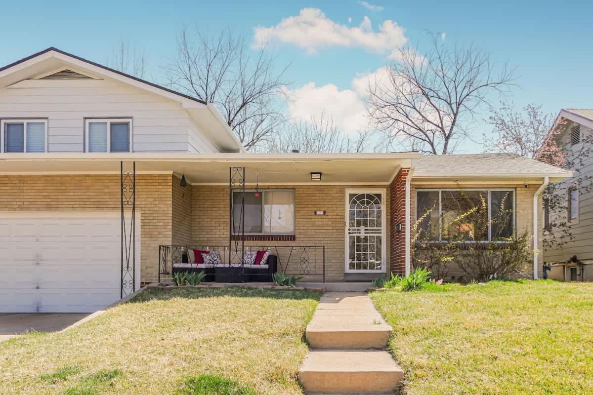 Charming Two Bedroom Family In Coveted Neighborhood * Denver