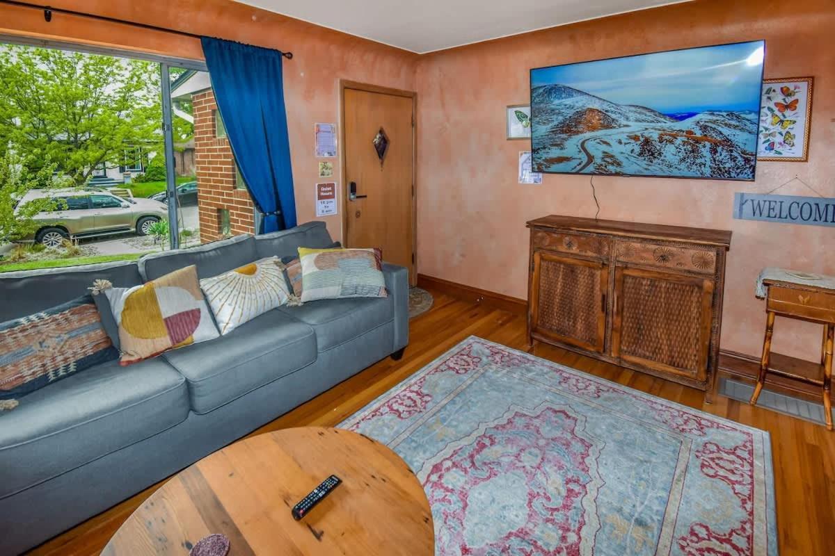 Charming Two Bedroom Family In Coveted Neighborhood