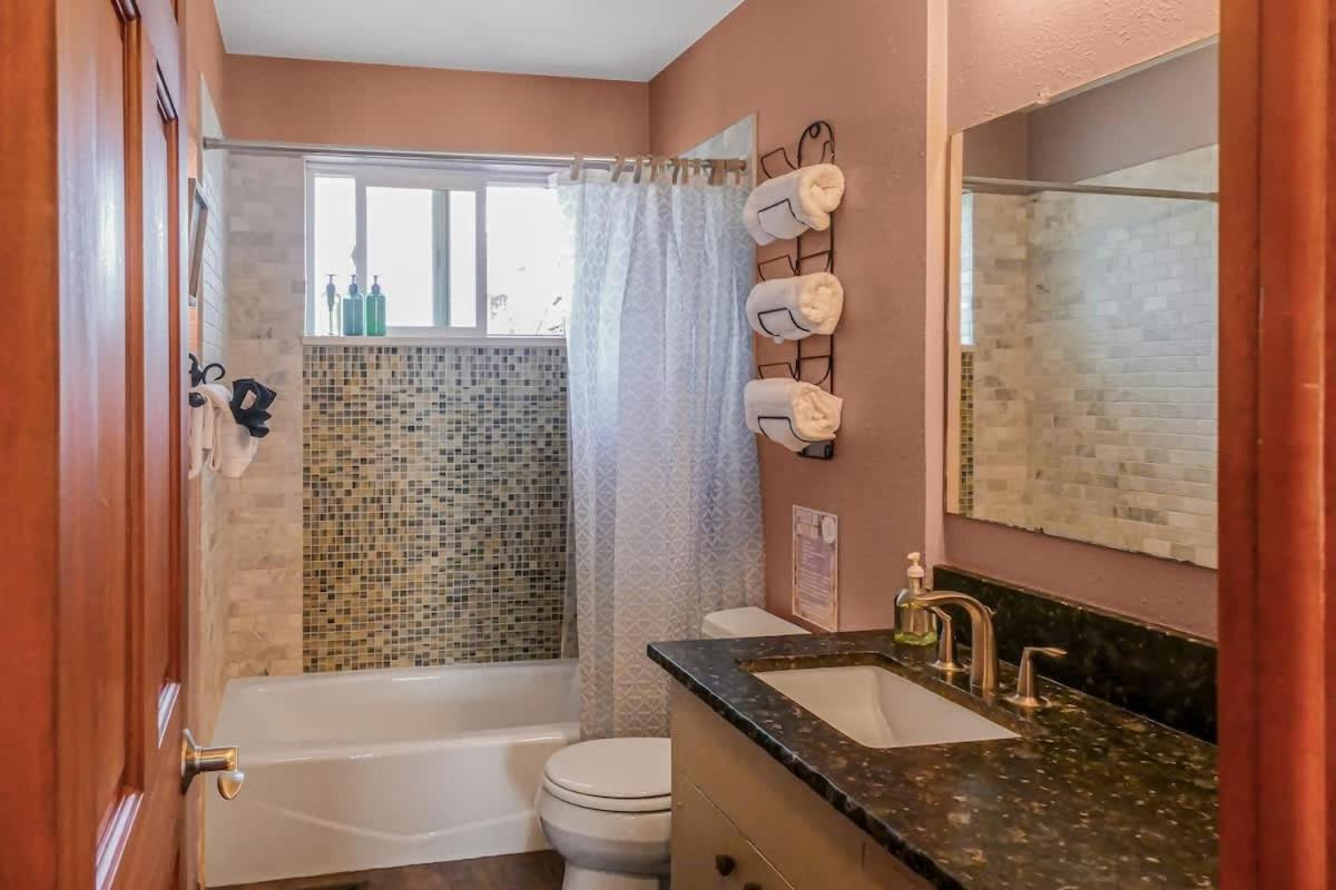 Charming Two Bedroom Family In Coveted Neighborhood Denver