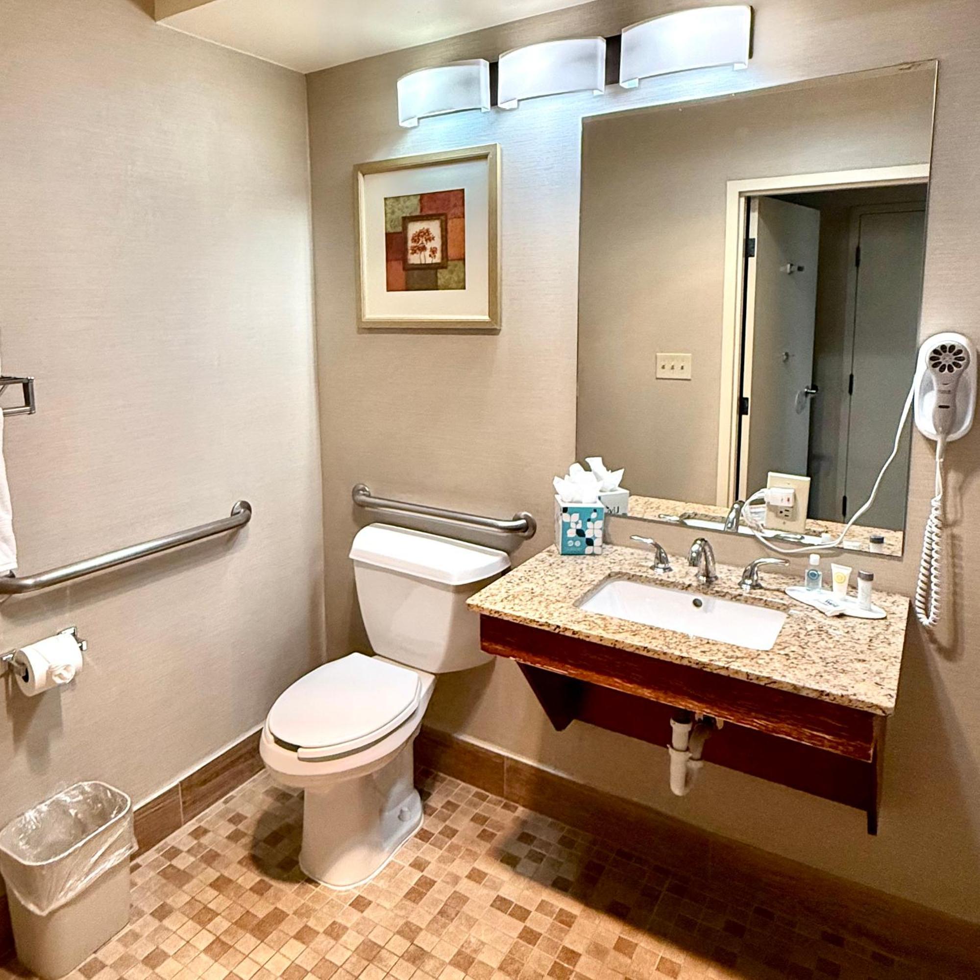 Ramada By Wyndham International Airport