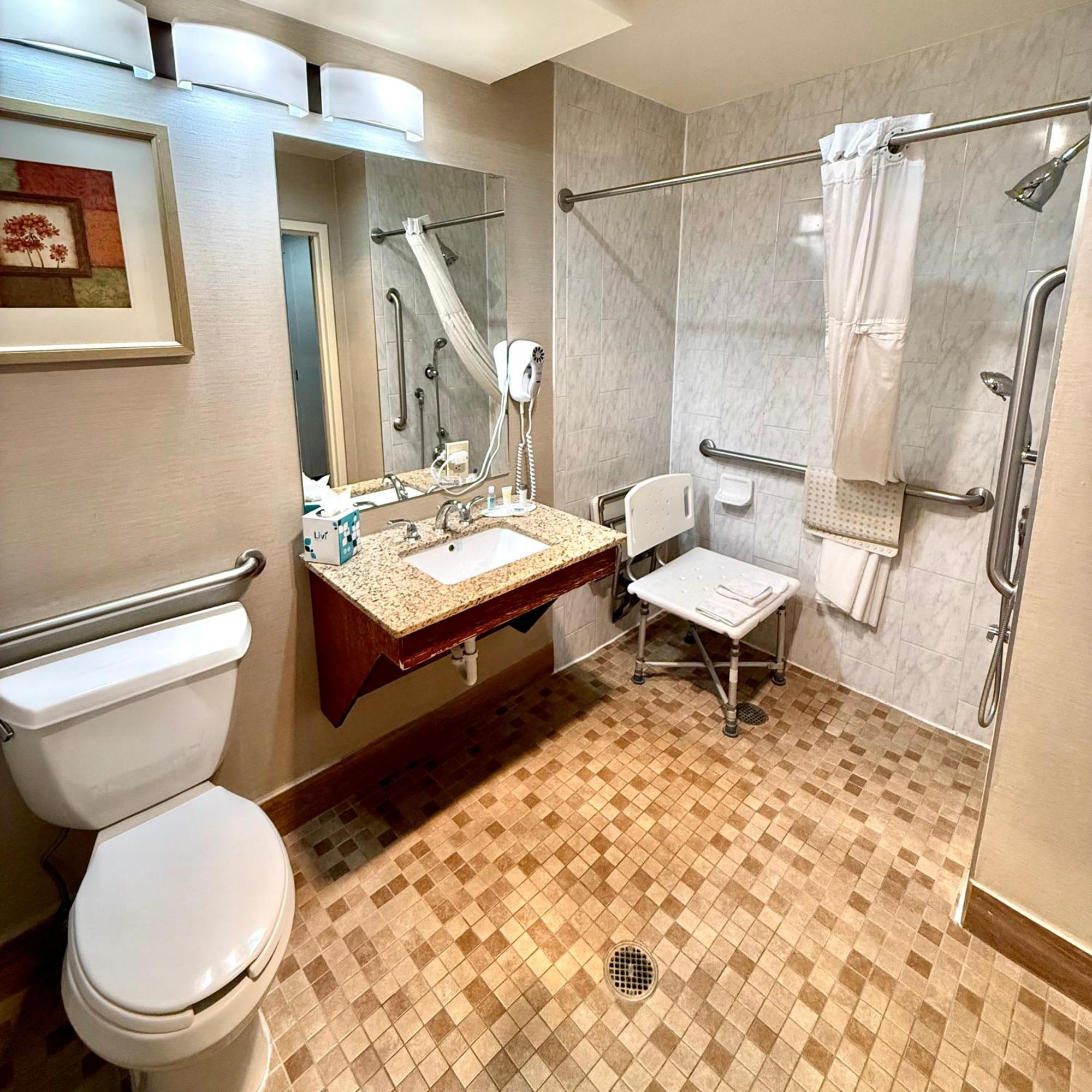 Ramada By Wyndham International Airport Hotel