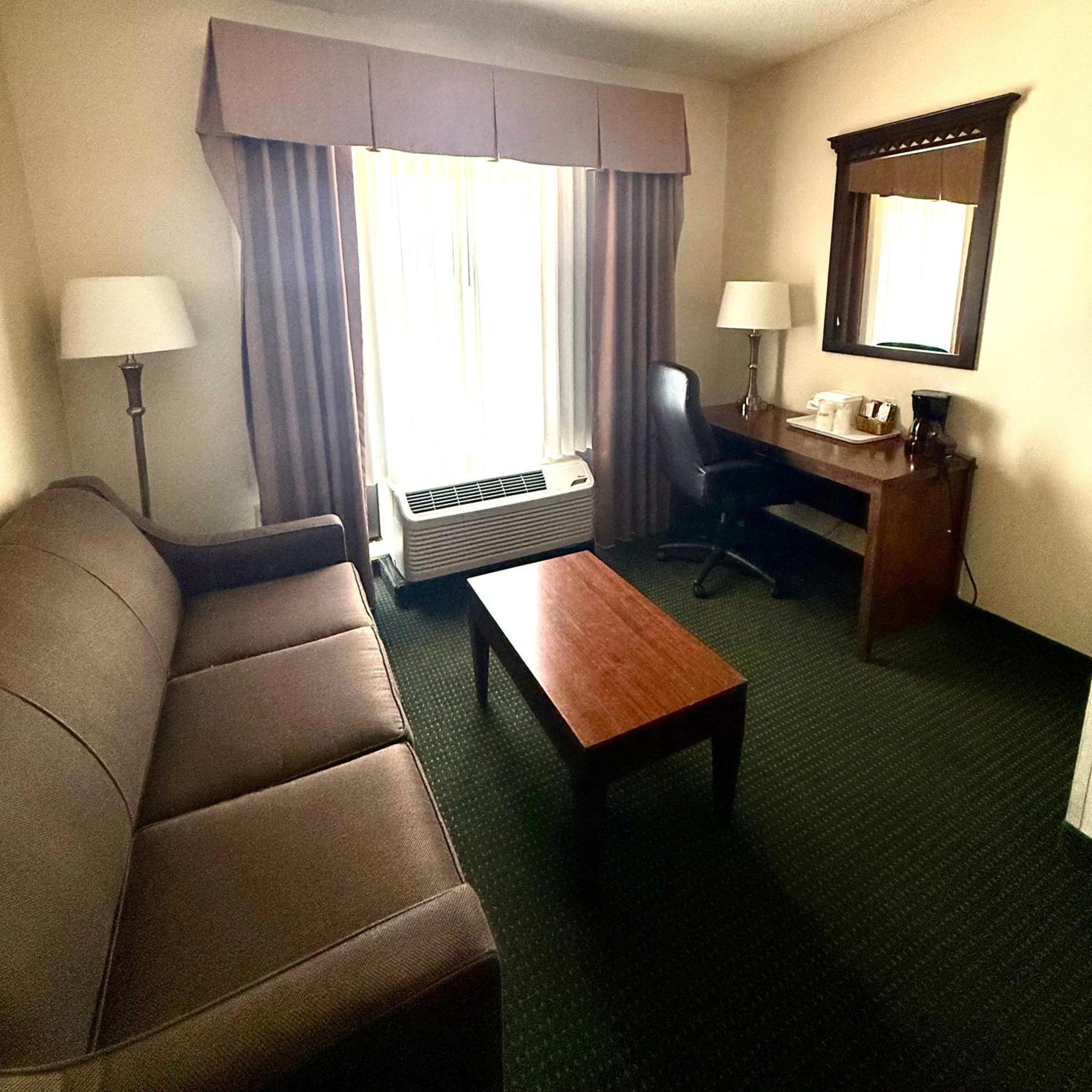 Ramada By Wyndham International Airport Denver