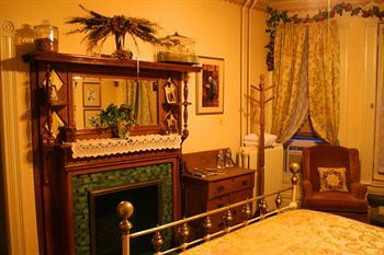 Castle Marne Bed & Breakfast Bed & Breakfast 4*