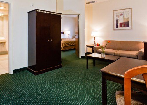 Ramada By Wyndham International Airport Denver
