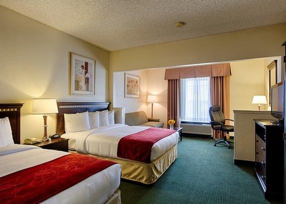 Ramada By Wyndham International Airport 3*