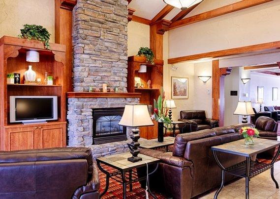 Ramada By Wyndham International Airport 3*