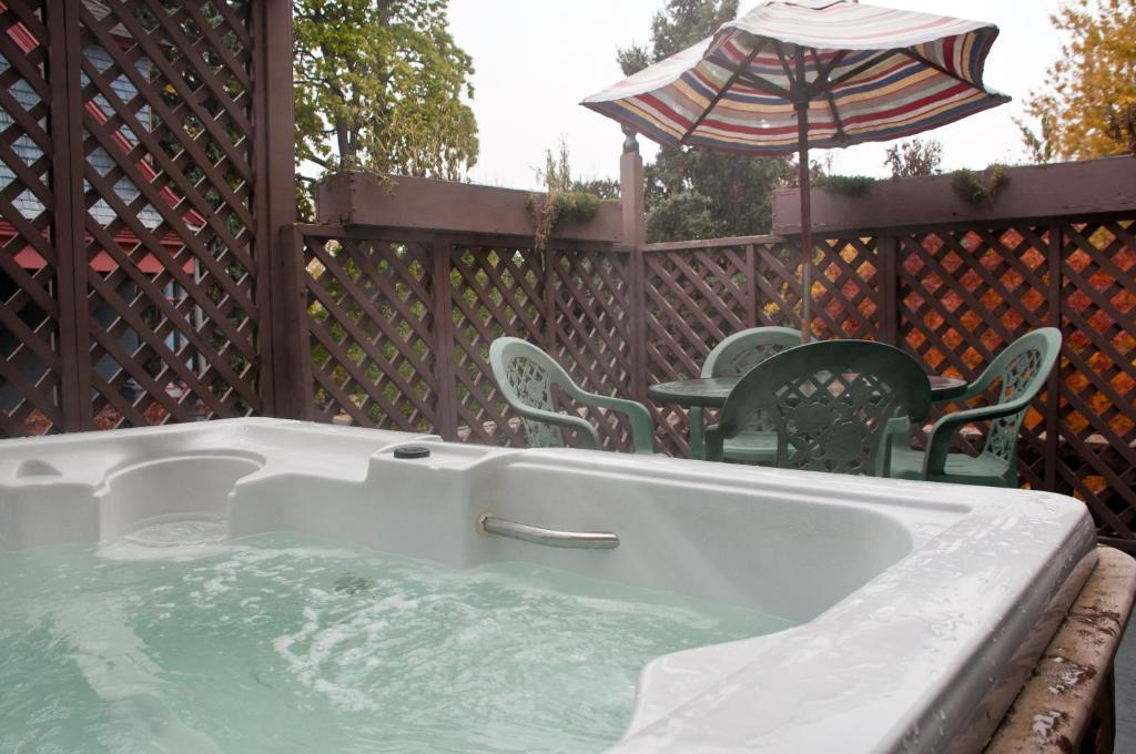 Castle Marne Bed & Breakfast Denver