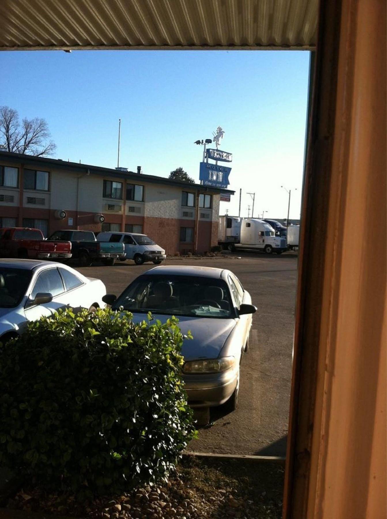 Western Motor Hotel