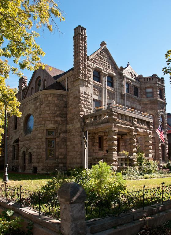 Castle Marne Bed & Breakfast Bed & Breakfast