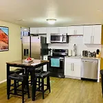 Lower Mable Unit, Denver New Kitchen & 2 King Beds