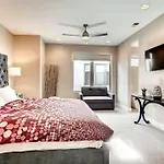 Luxurious, 3 Bdr Home-Balcony, Rooftop And Parking