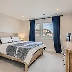 Luxury Highland Home I Sleeps 10 I 5-Star Area