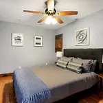 Trendy Upscale Highlands Home 4 Bedrooms Sleeps 10