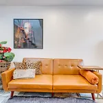Denver Tiny House Walk To Cafes, Bars, Eateries!
