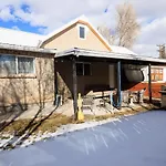 Smart House Hottub/Pets/420