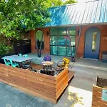 Trendy Modern Loft In Rino Art District