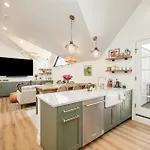 Luxe Designer Flat On Sloans Lake With Rooftop Deck