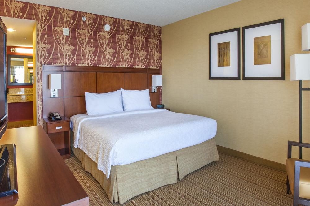Courtyard By Marriott Airport Hotel 3*