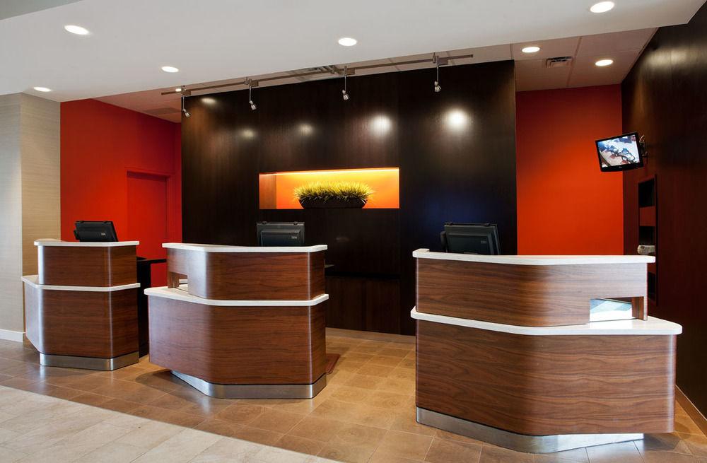 Courtyard By Marriott Airport 3*