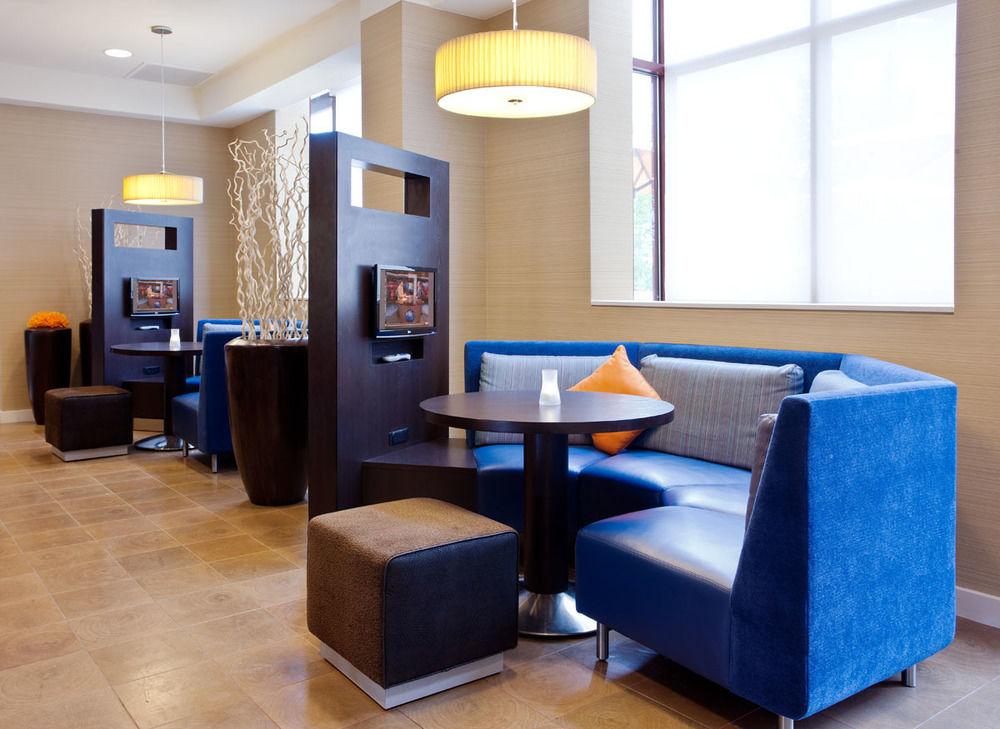 Hotel Courtyard By Marriott Airport Denver