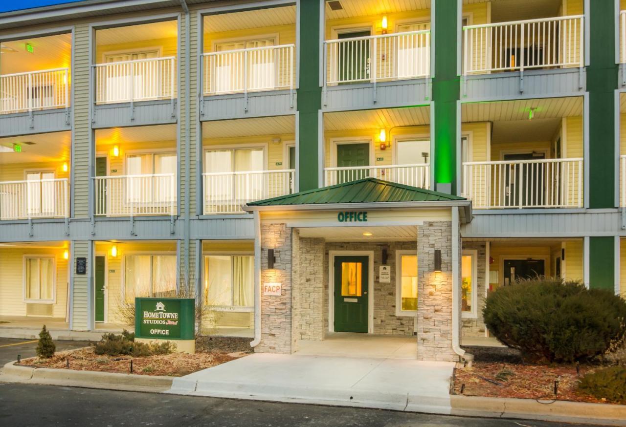 Hometowne By Red Roof - Glendale/ Cherry Creek Motel