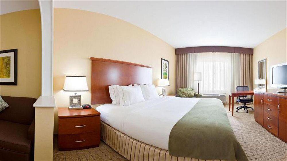 Holiday Express & Airport By Ihg