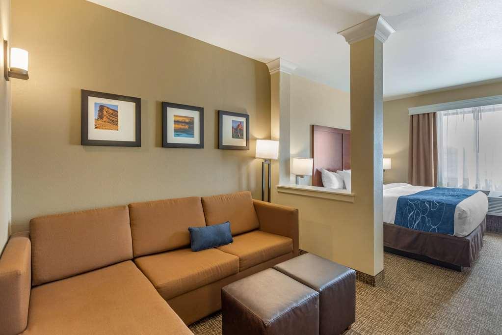 Hotel Mainstay Near Downtown 3*