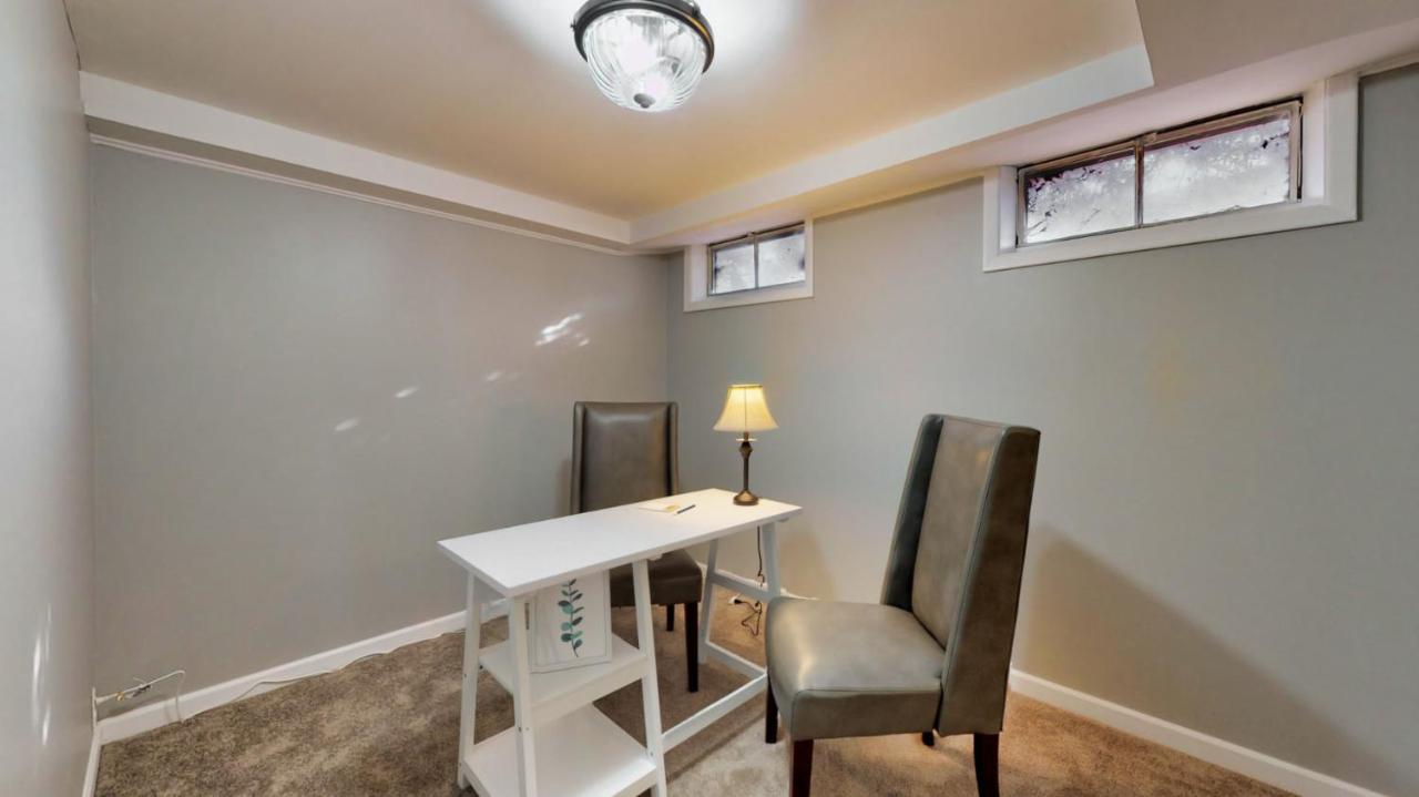 4 Bed + More Quiet Neighborhood Holiday home