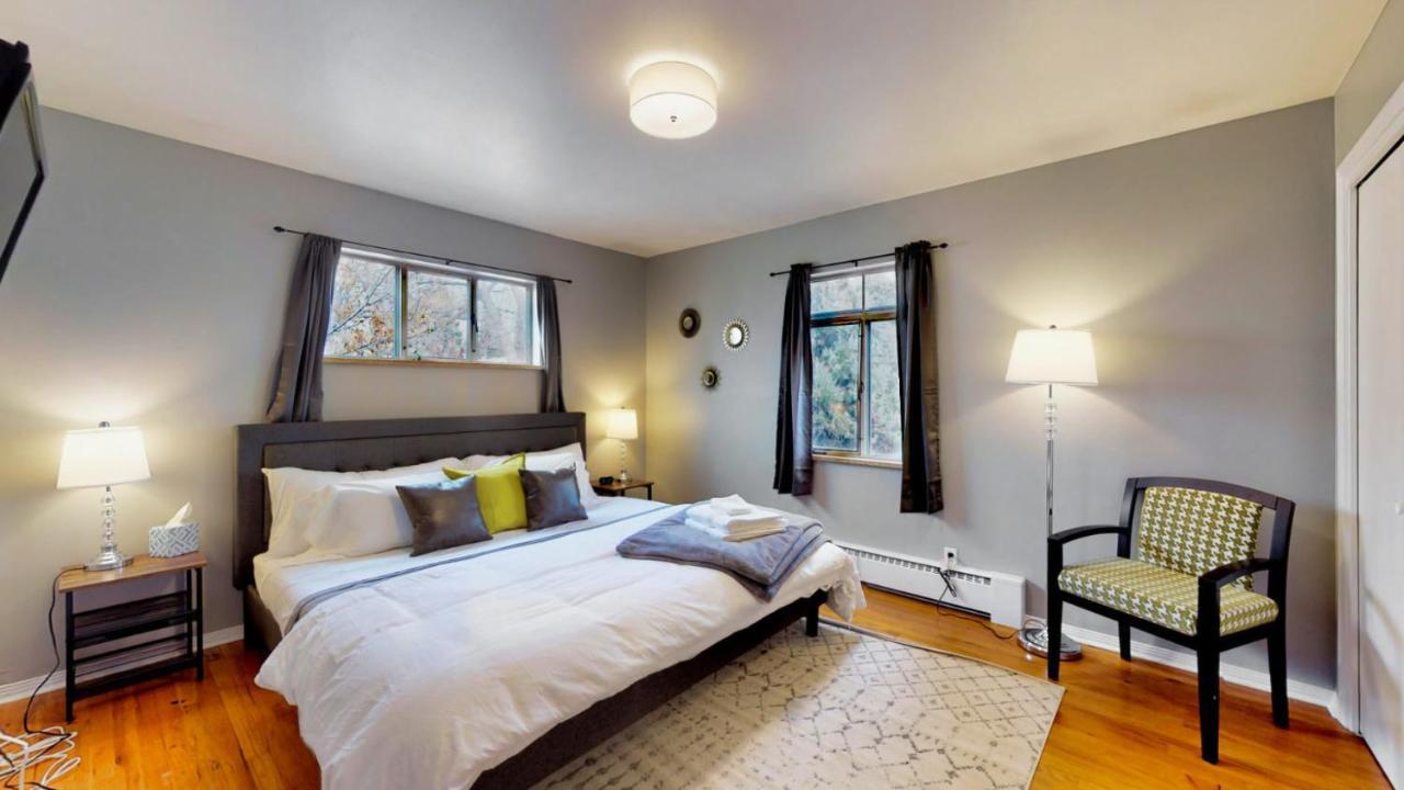 4 Bed + More Quiet Neighborhood * Denver