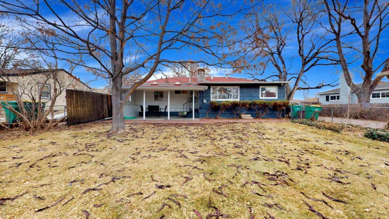 4 Bed + More Quiet Neighborhood Holiday home