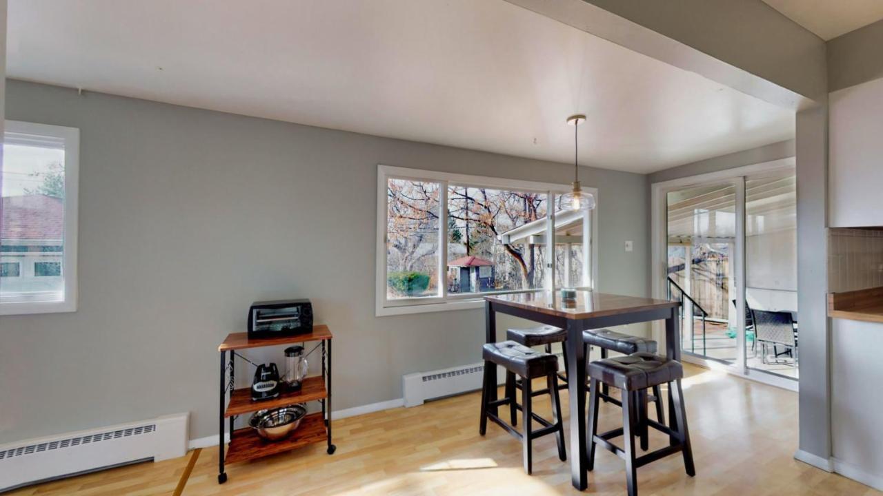 4 Bed + More Quiet Neighborhood Holiday home
