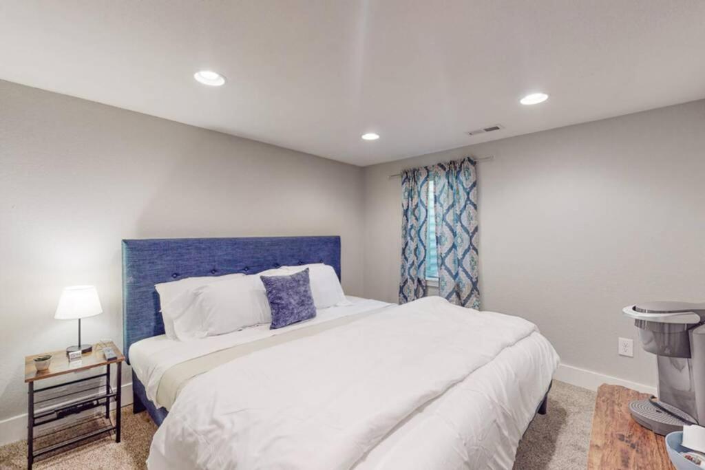 Holiday home 2 King Lower 65th Oasis In With King Beds