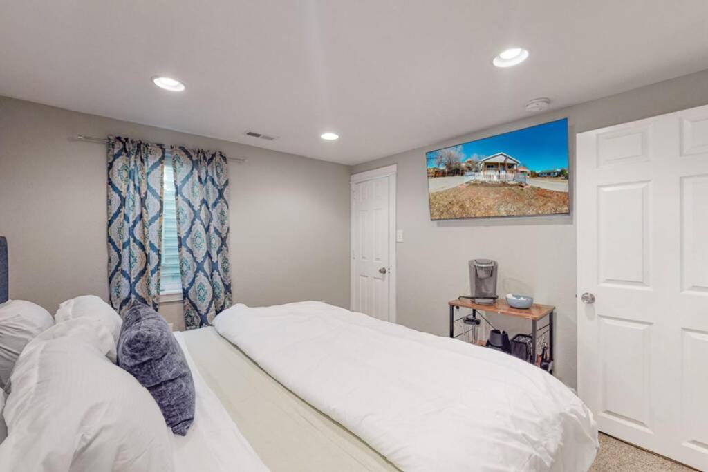 Holiday home 2 King Lower 65th Oasis In With King Beds Denver