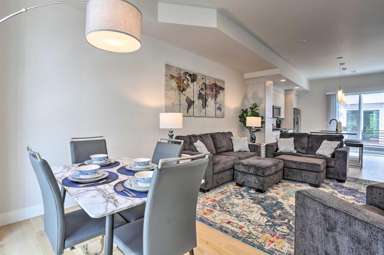 Trendy Townhome - Walk To Mile High Stadium *