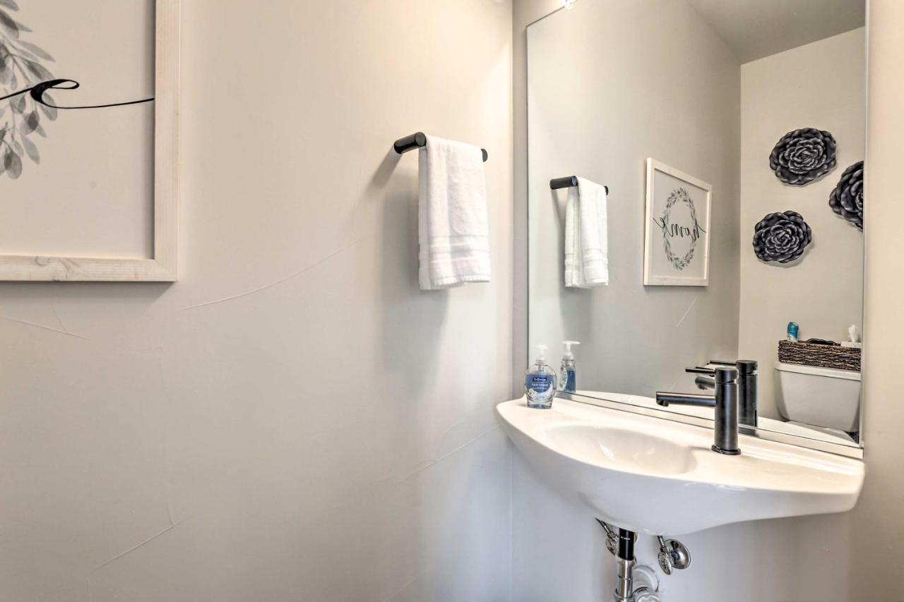 Trendy Townhome - Walk To Mile High Stadium Denver