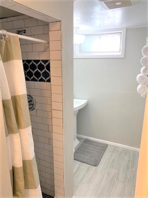 4 Bed + More Quiet Neighborhood Holiday home *