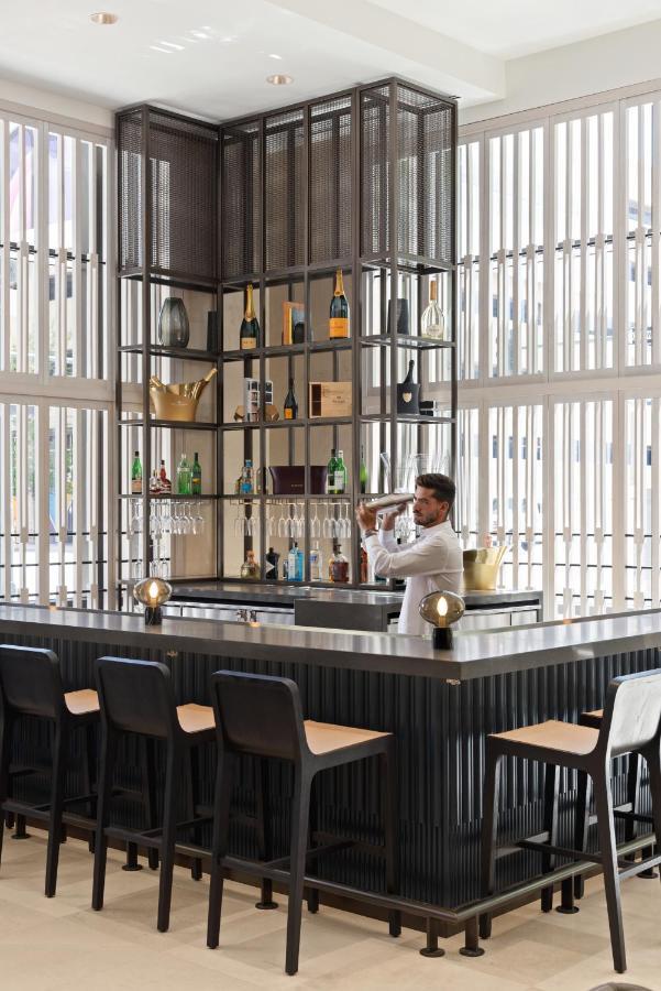 Four Seasons Hotel