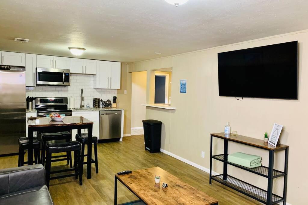 Holiday home Lower Mable Unit, New Kitchen & 2 King Beds *