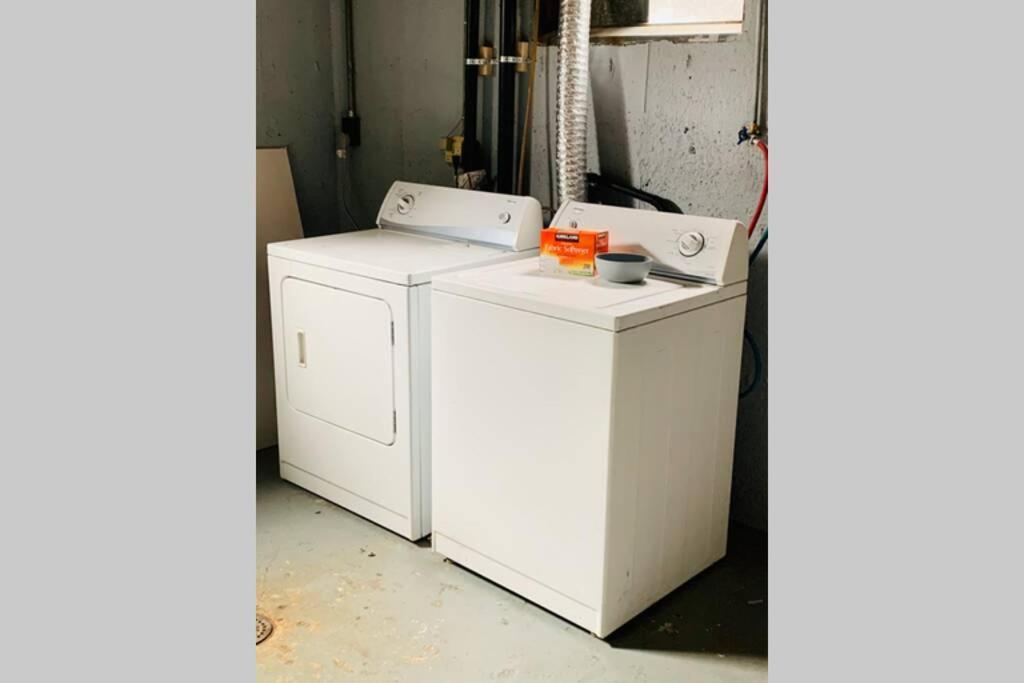 Lower Mable Unit, New Kitchen & 2 King Beds Denver