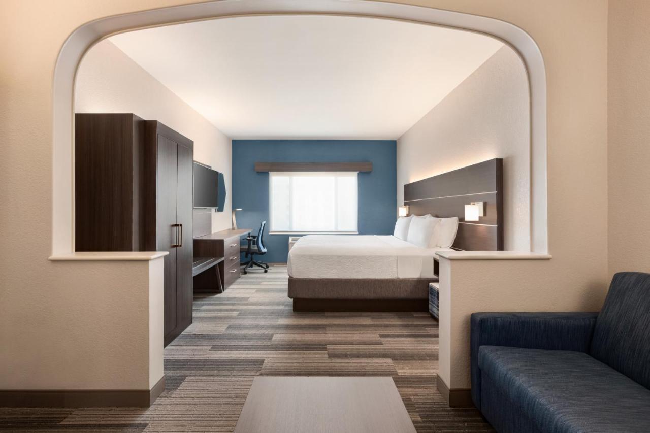 Holiday Express & Airport By Ihg