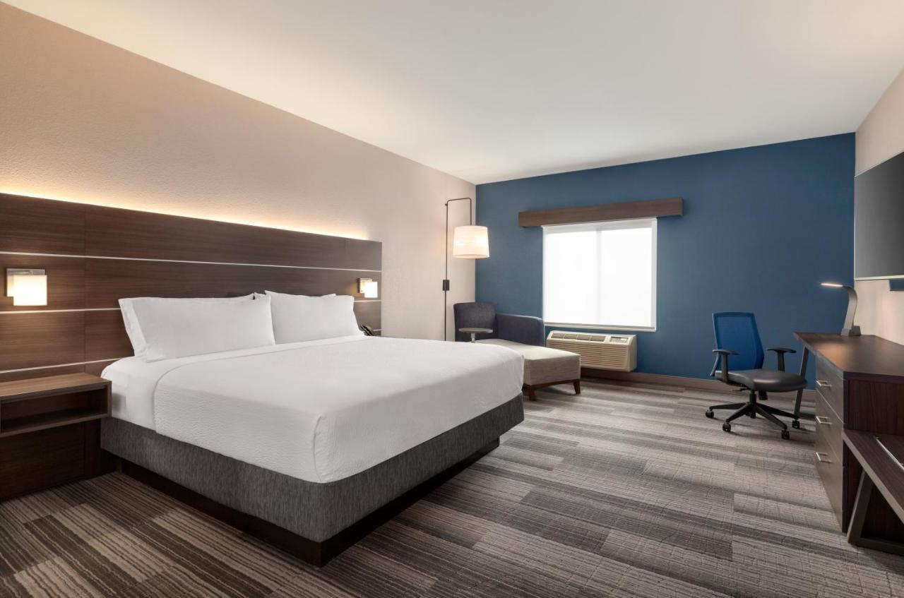 Holiday Express & Airport By Ihg