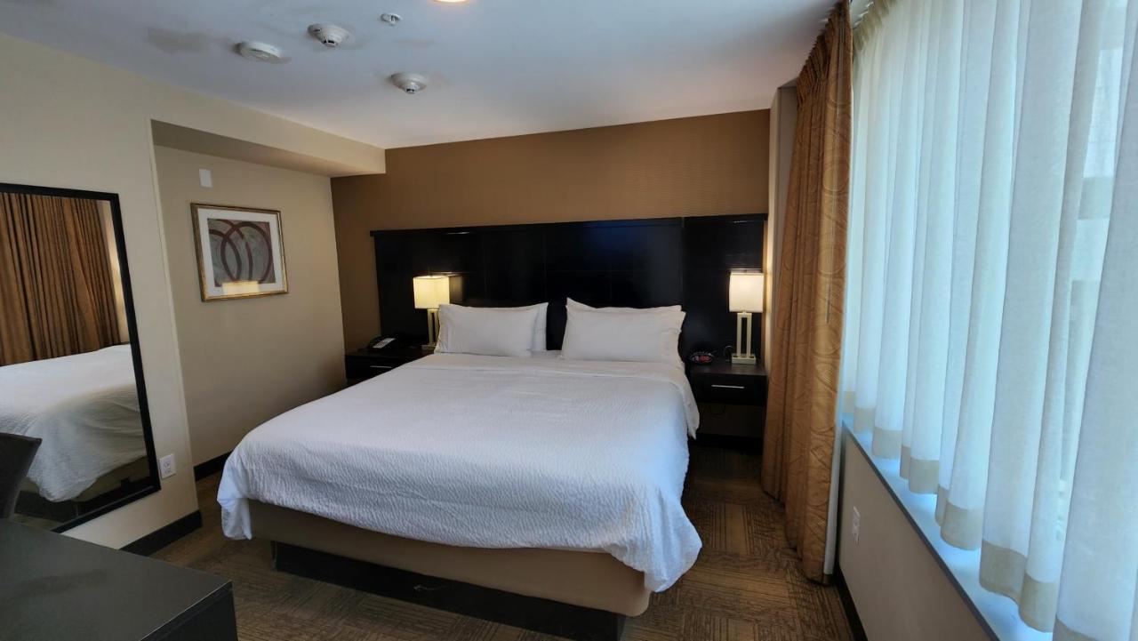 Staybridge Downtown By Ihg Hotel 3*