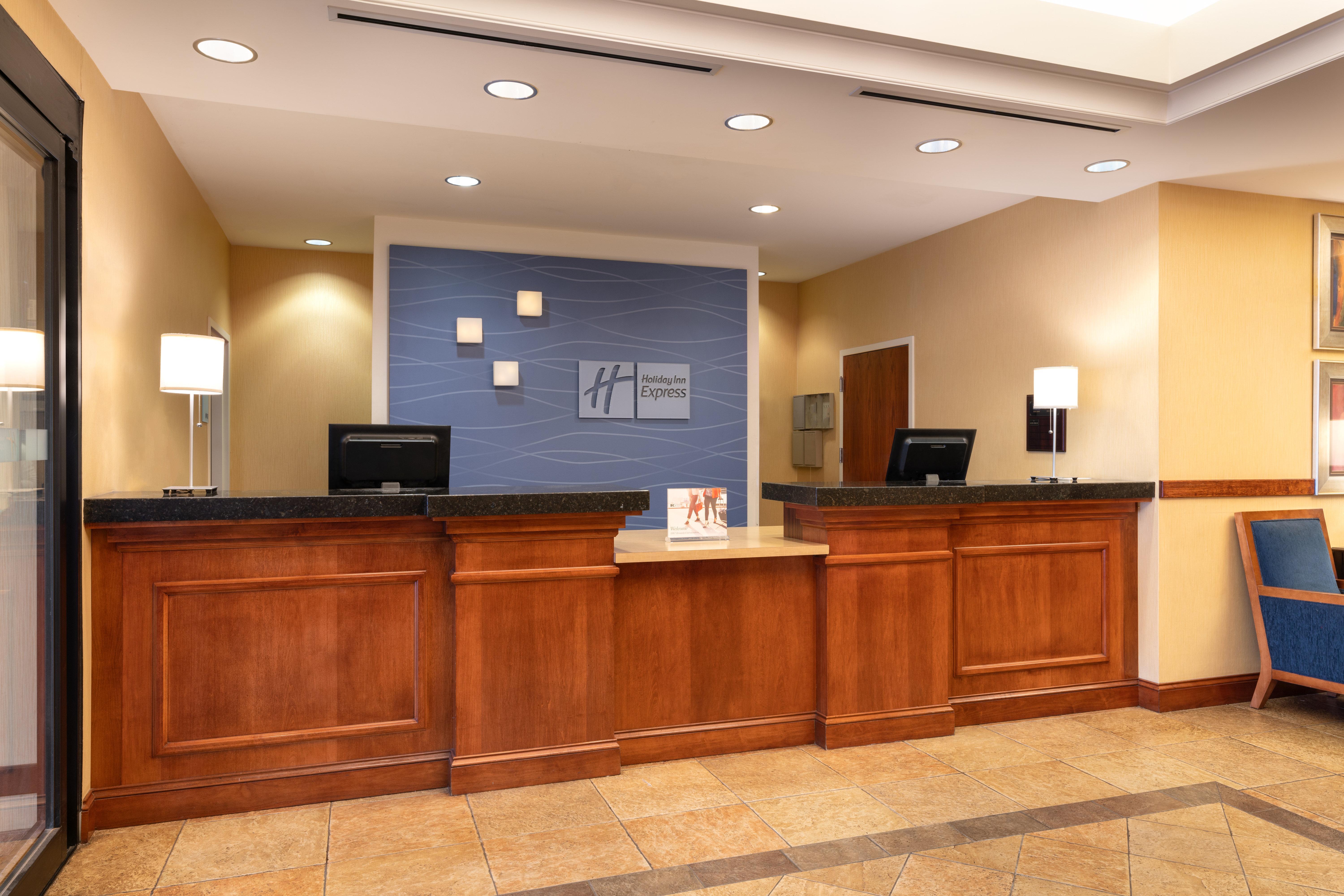 Holiday Express & Airport By Ihg Hotel Denver