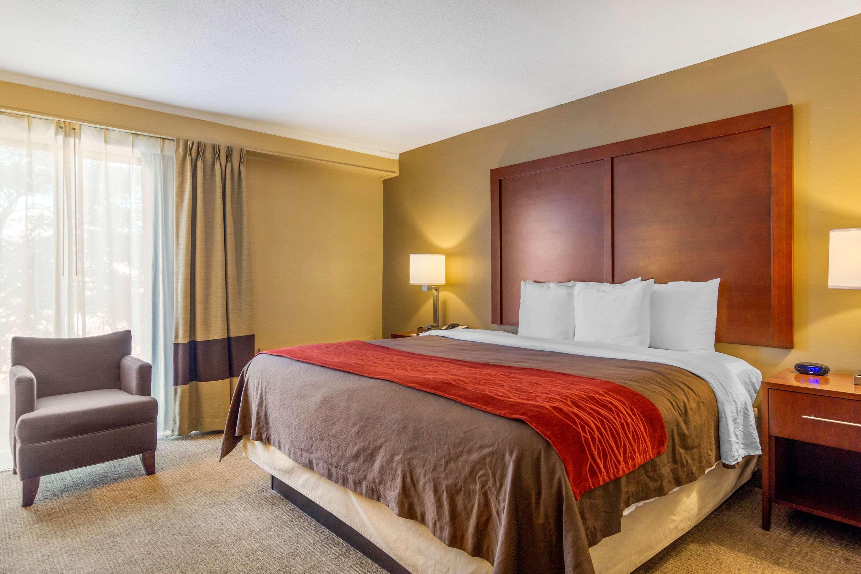 Central Inn Hotel 3*