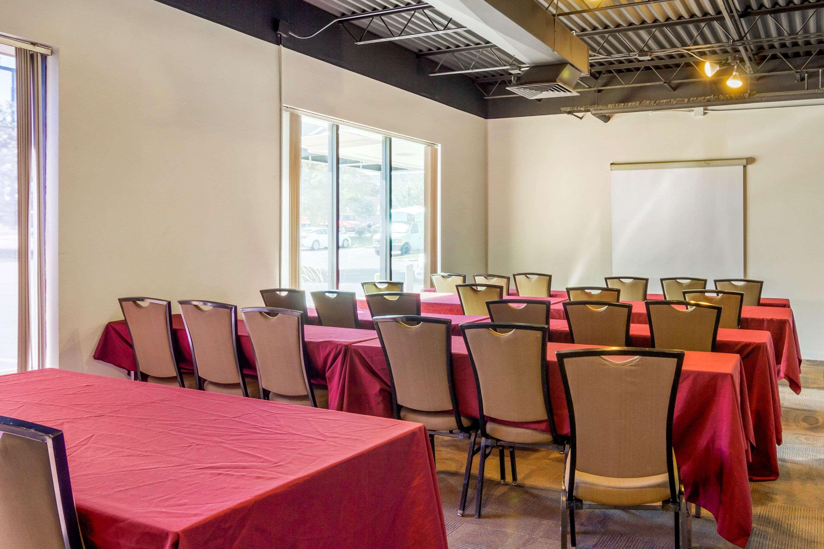 Central Inn Hotel 3*