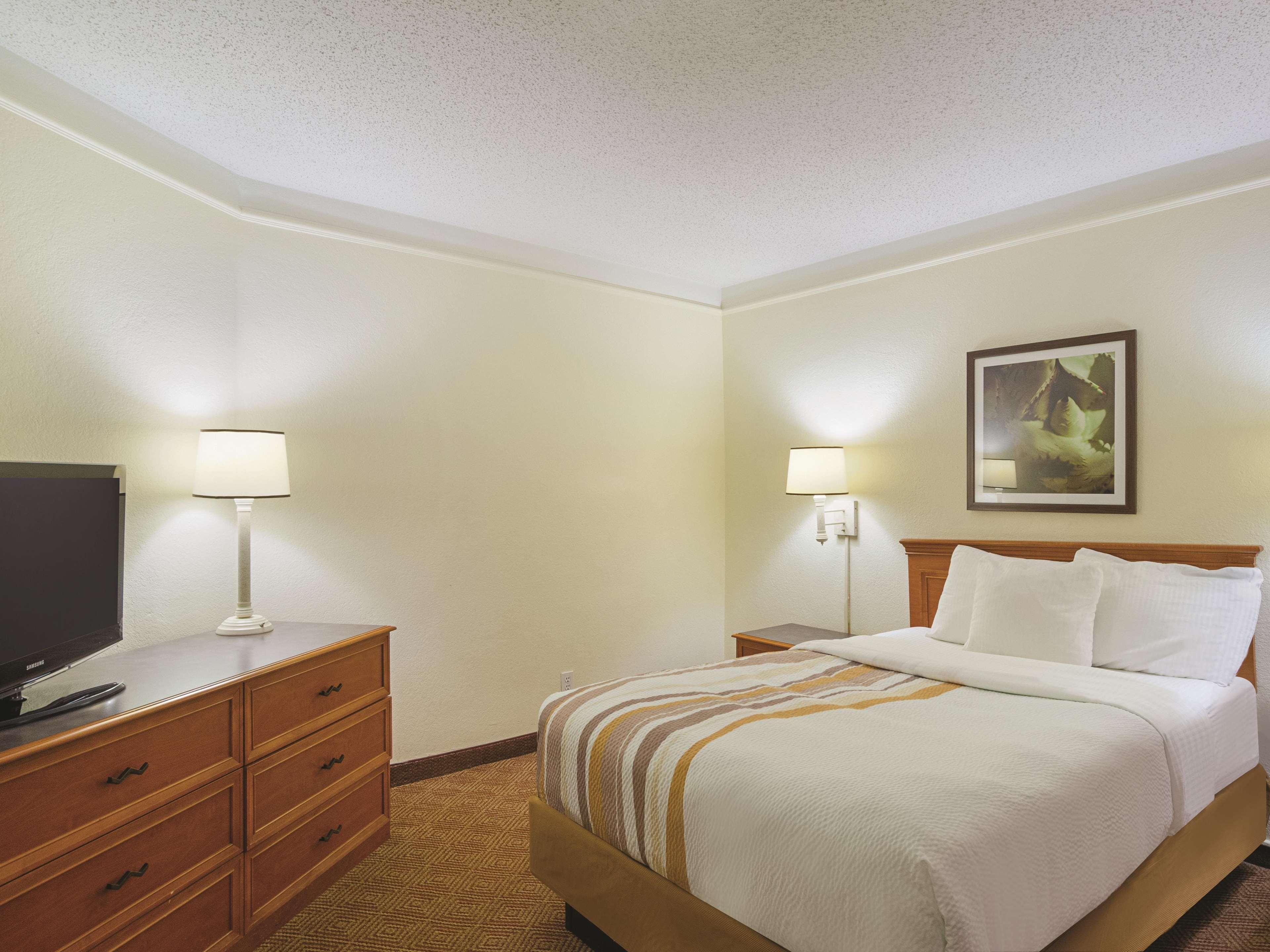 La Quinta By Wyndham Cherry Creek Hotel