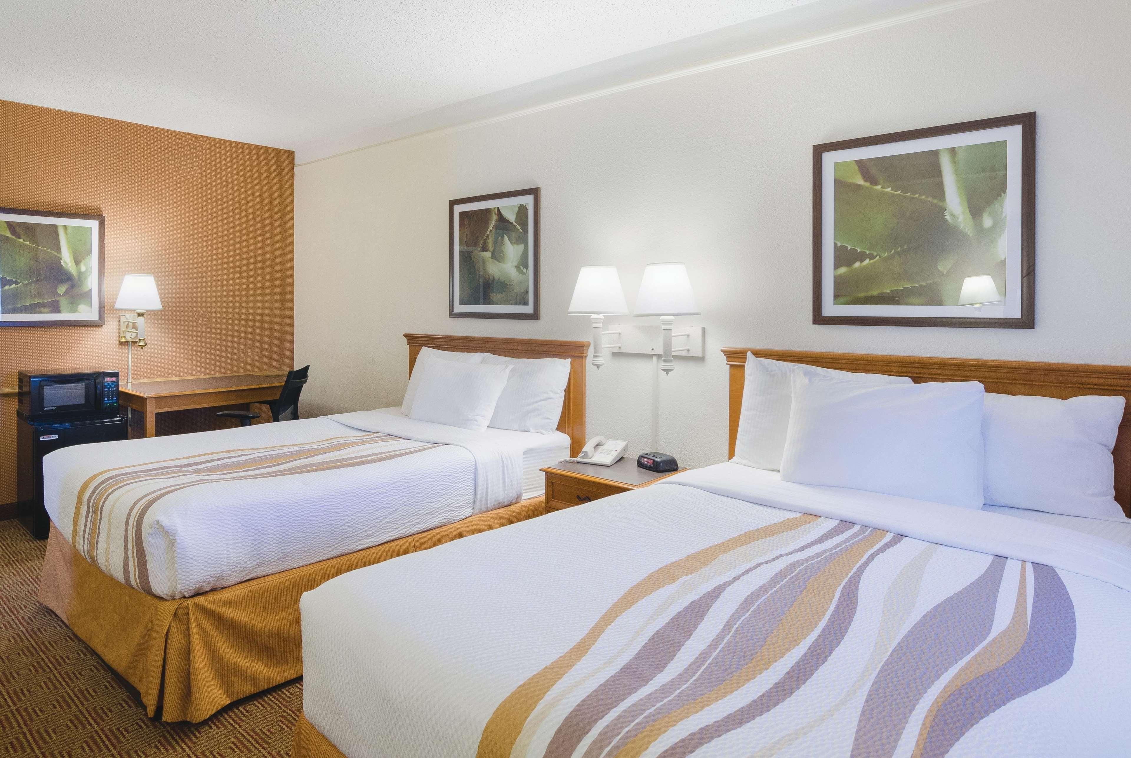 La Quinta By Wyndham Cherry Creek Denver