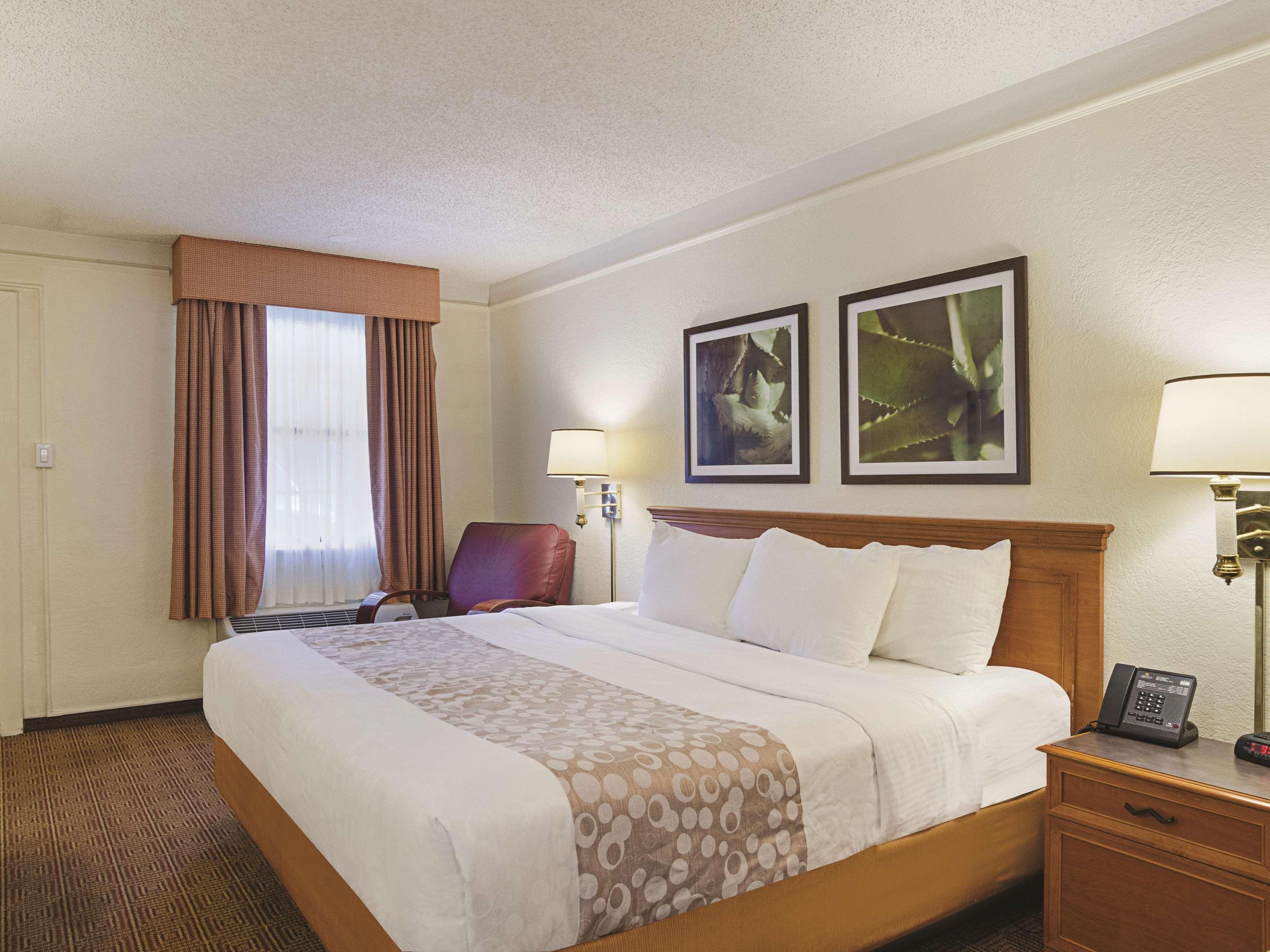 La Quinta By Wyndham Cherry Creek Hotel